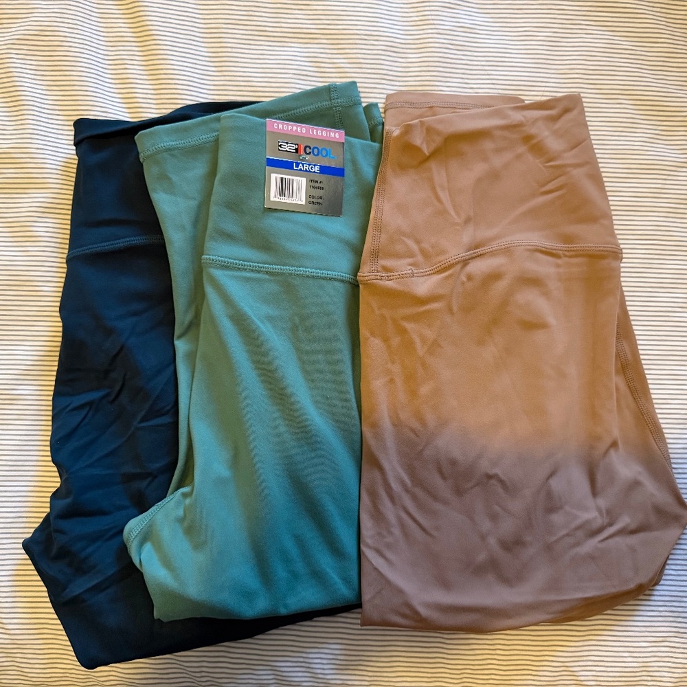 NWT bundle of three 32 Degrees Cool Cropped Leggings size large.